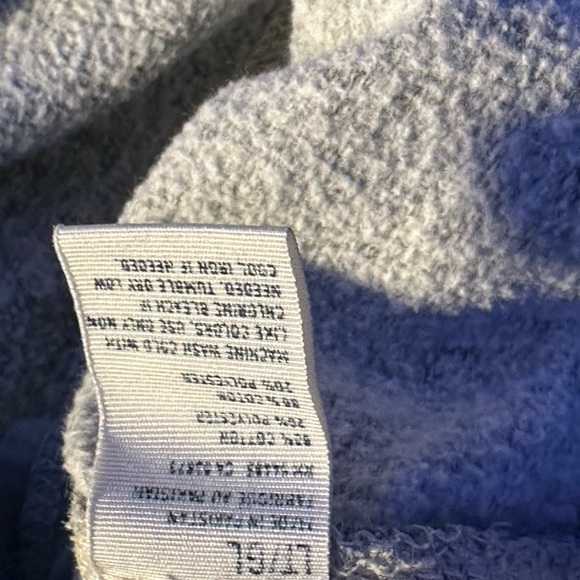 American Eagle sweatpants side pockets and a single back pocket.size large - Picture 10 of 11